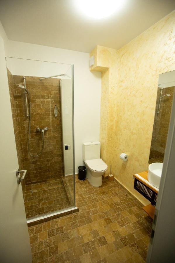 Cameră dublă cu baie privată