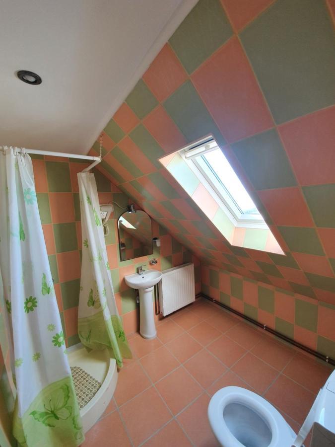 Cameră cvadruplă