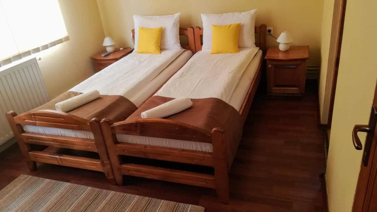 Cameră twin standard