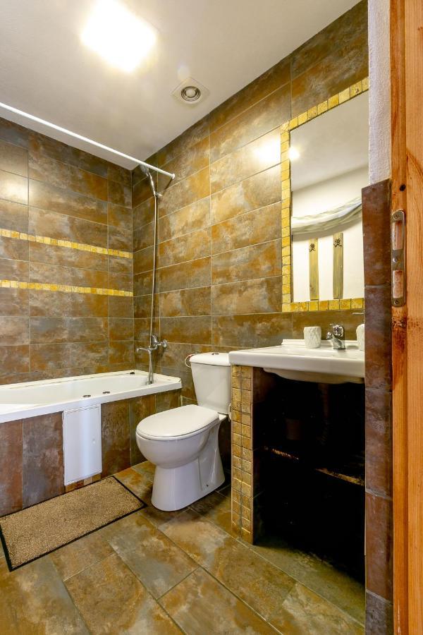 Doppelzimmer mit Whirlpool-Badewanne