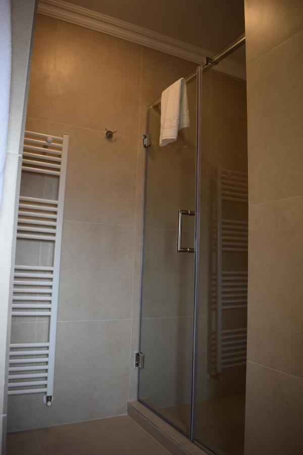 Cameră dublă Deluxe cu balcon