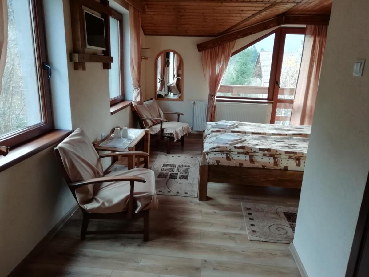 Cameră dublă Deluxe cu balcon