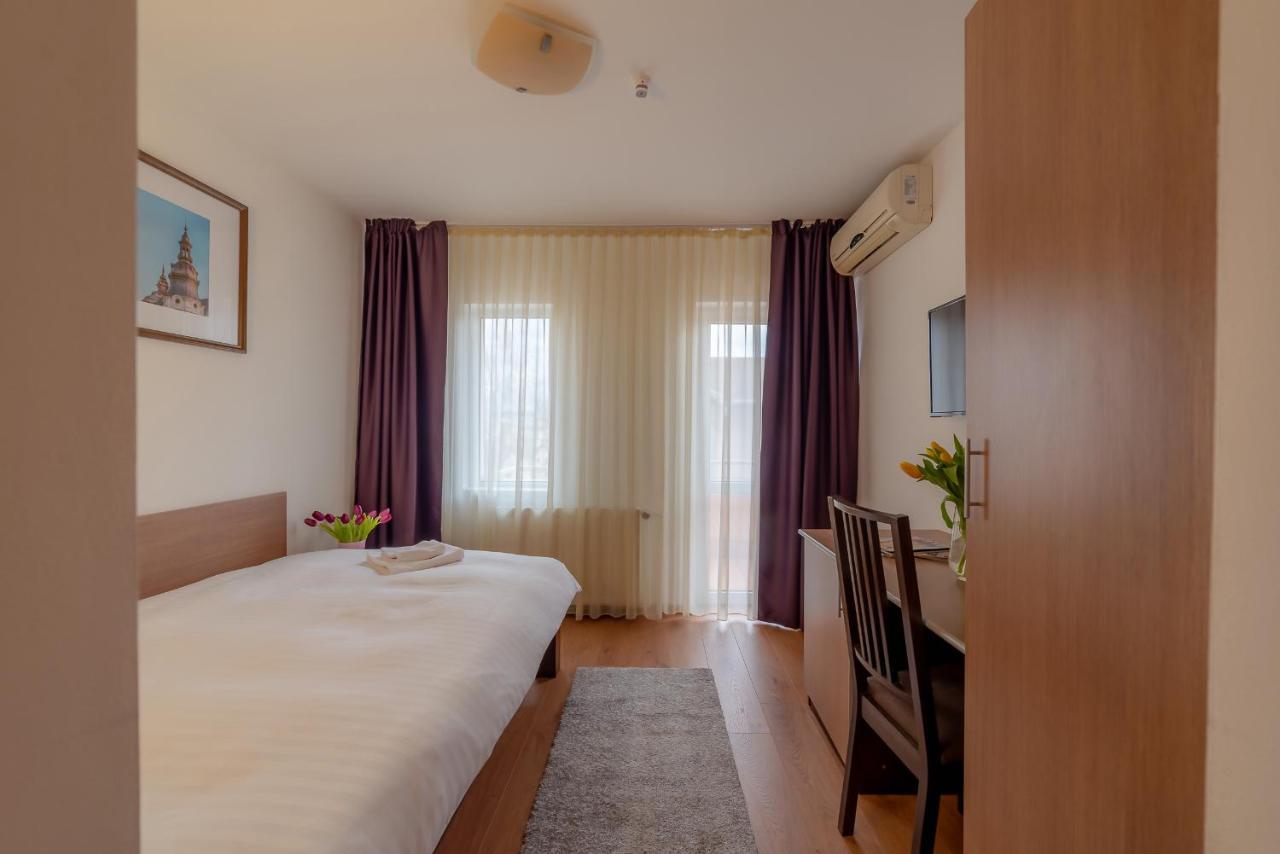 Cameră single cu baie