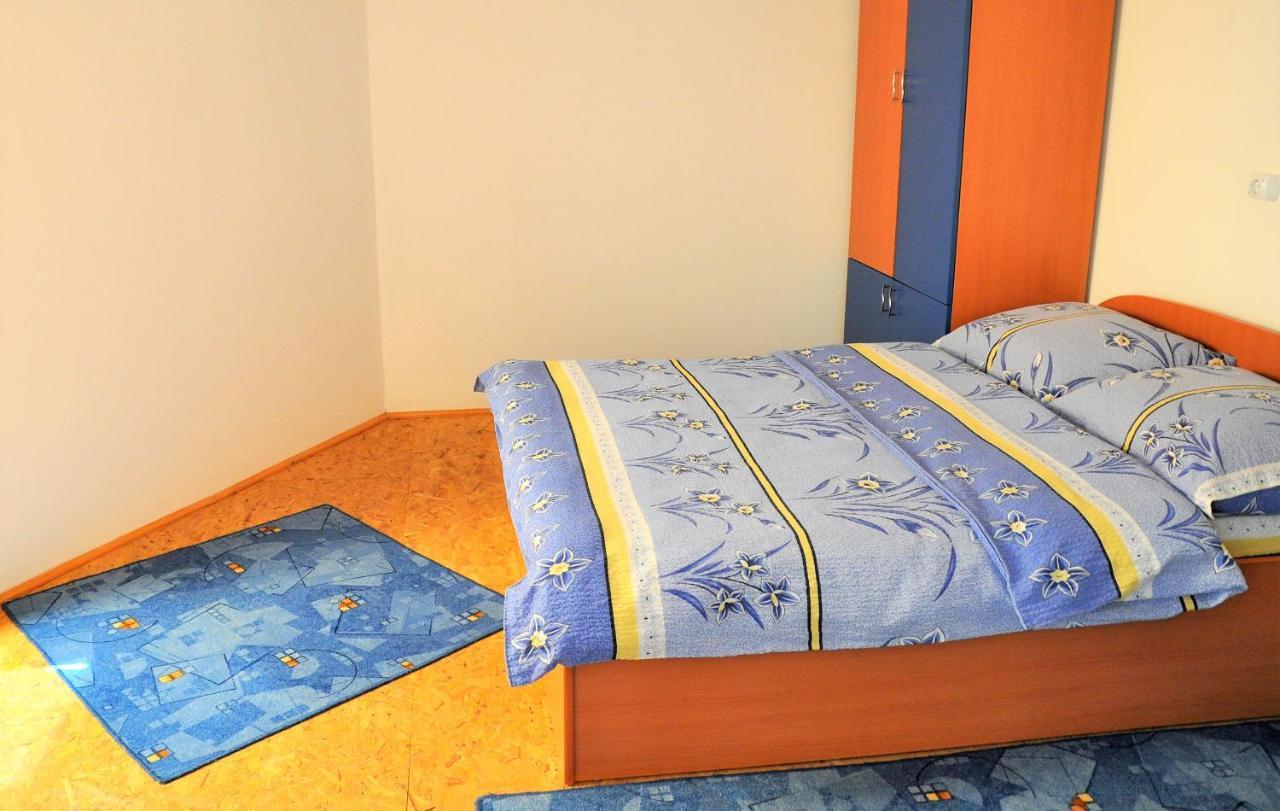 Cameră dublă cu baie privată