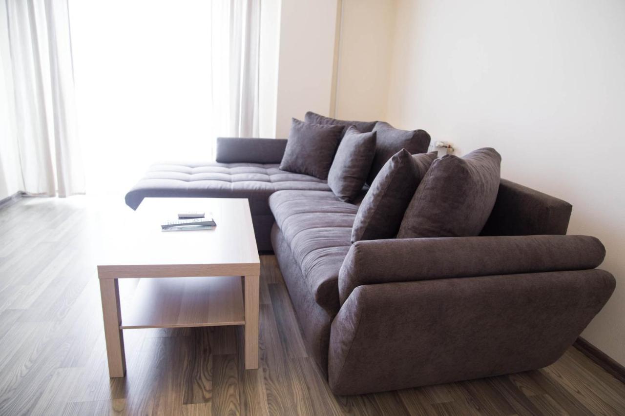 One-Bedroom Apartment 5