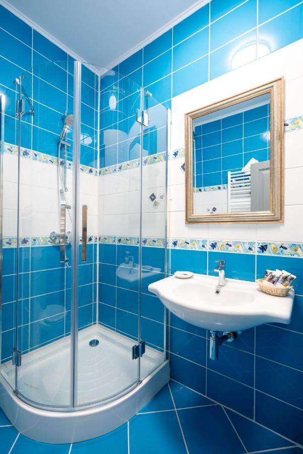 Classic Double Room with Sofa,1697877282:JPEG