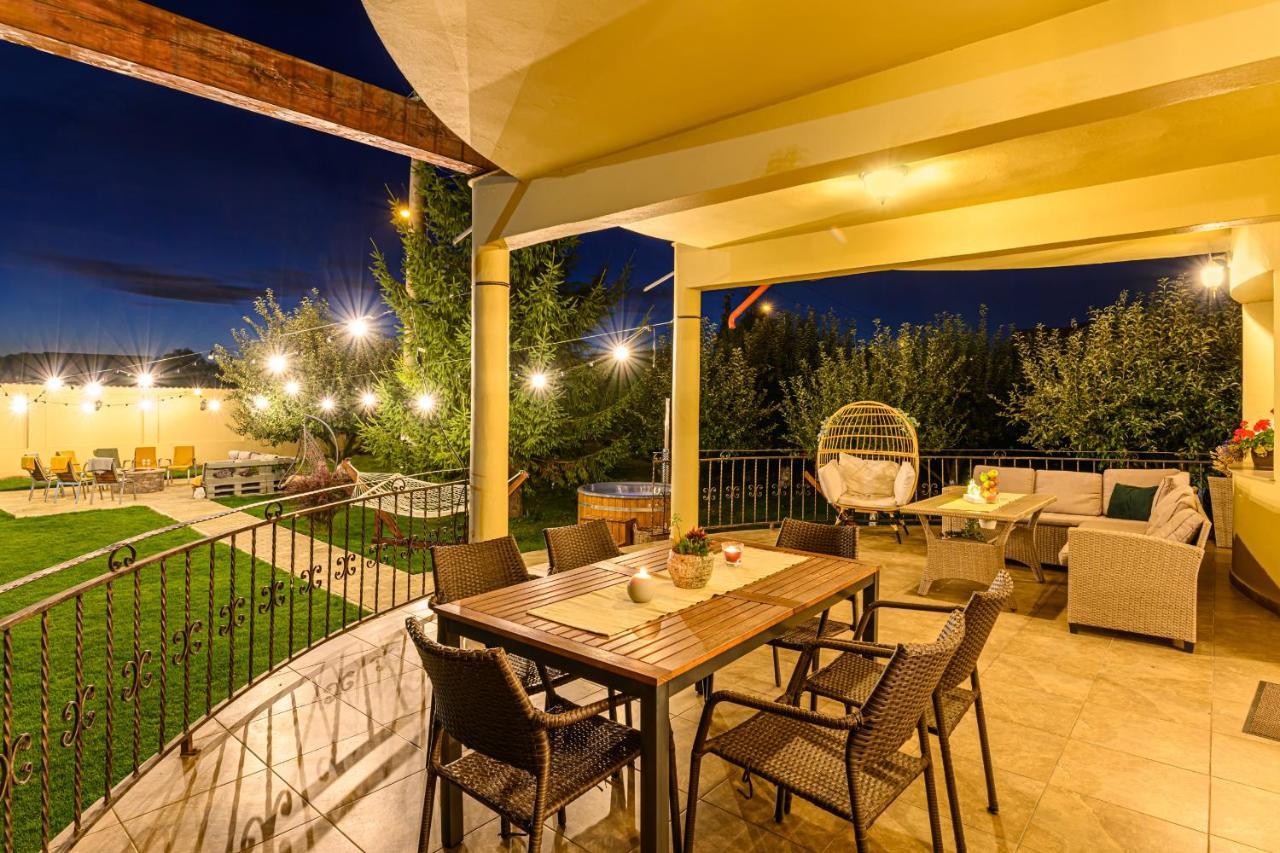 Deluxe Villa