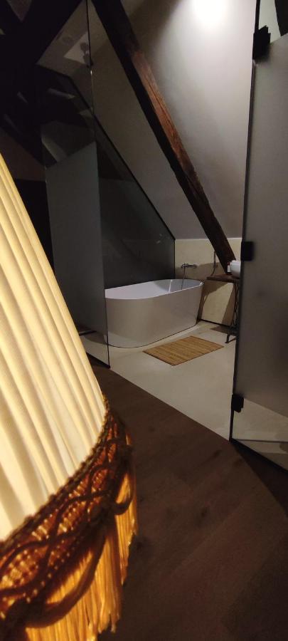 Cozy Attic Suite with bathtub & view Adults-Only