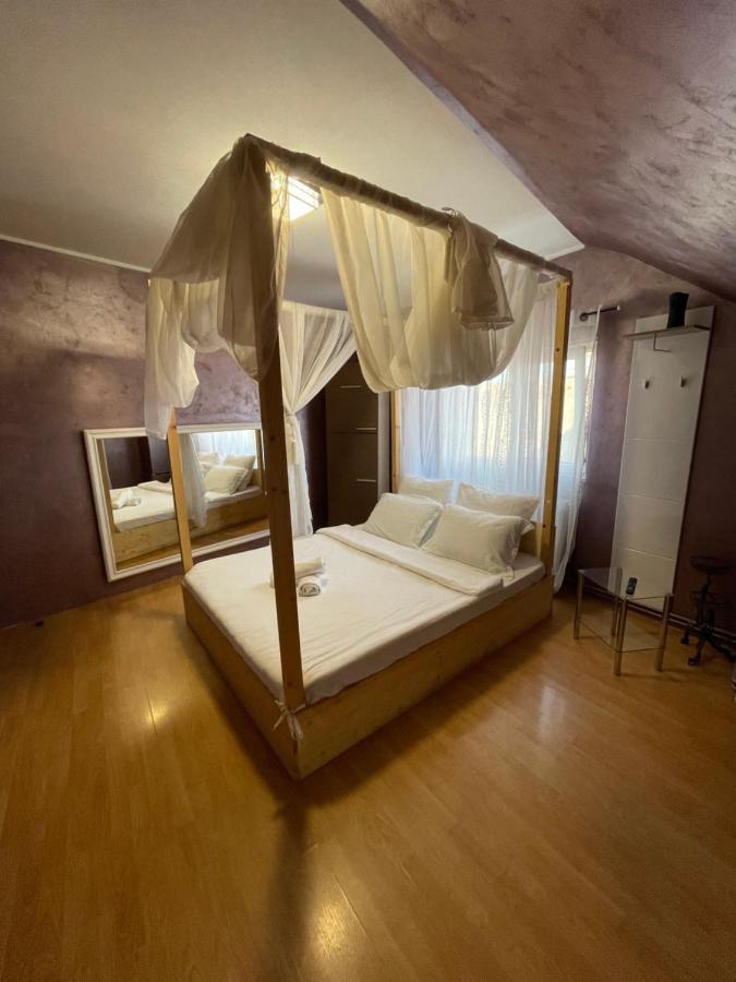 Deluxe Doppelzimmer (2 Erwachsene & 1 Kind)
