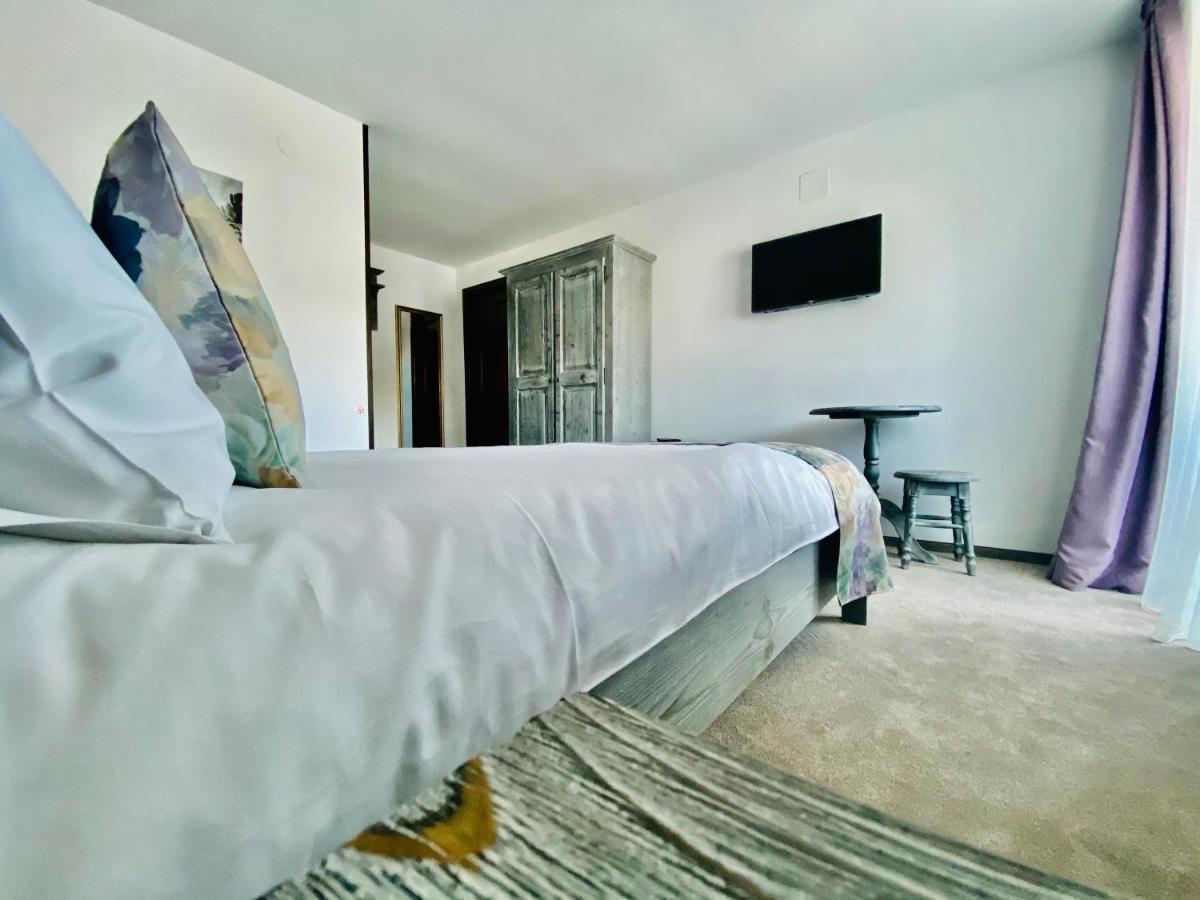 Cameră dublă cu balcon