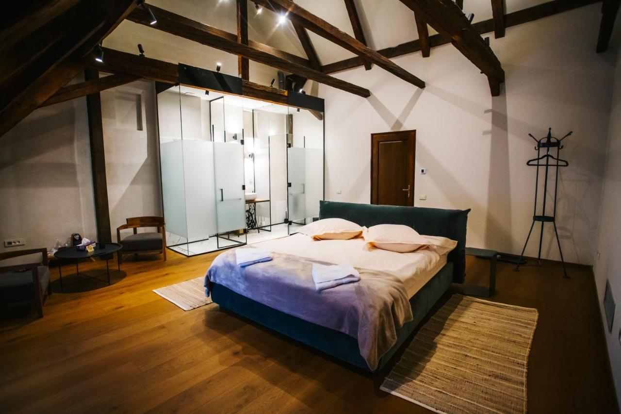 Cozy Attic Suite with shower & View Adults Only