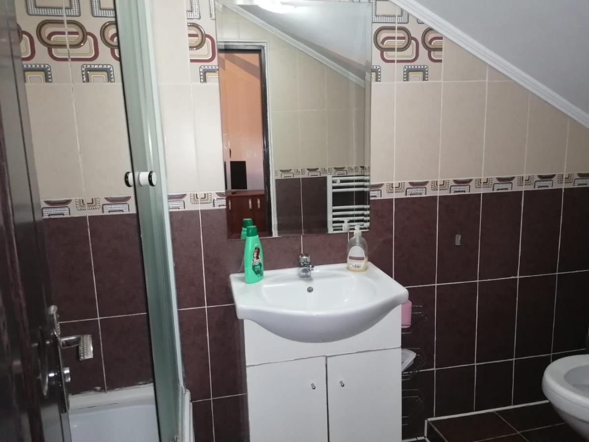 Cameră de familie cu baie