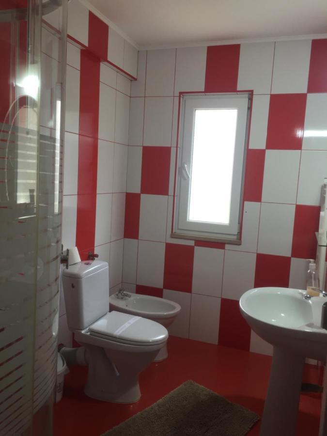 Cameră dublă cu balcon (2 adulți + 1 copil)