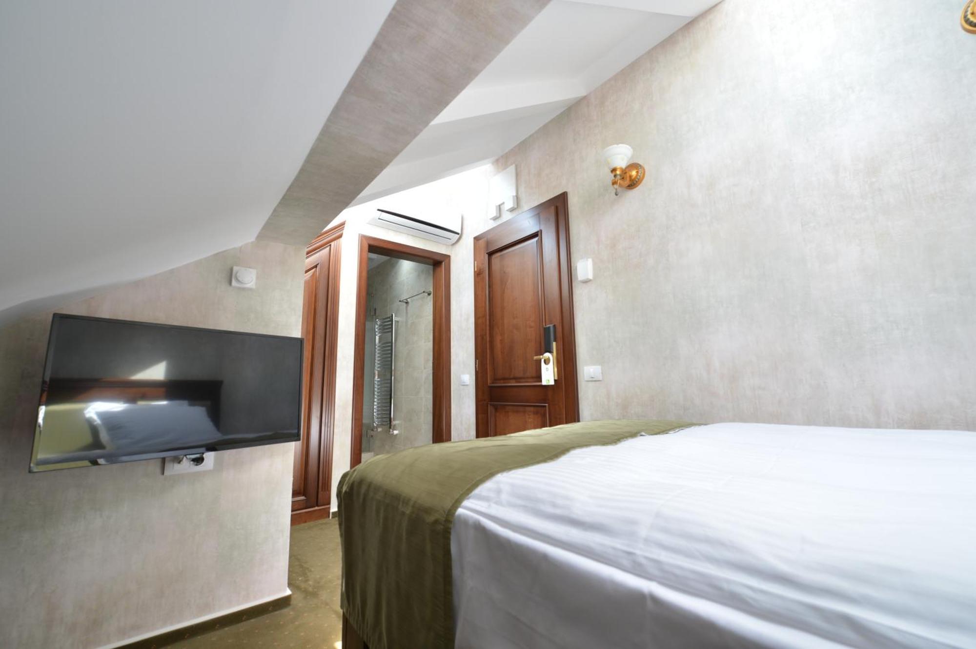 Standard Single Room - Attic,1221566038:JPEG