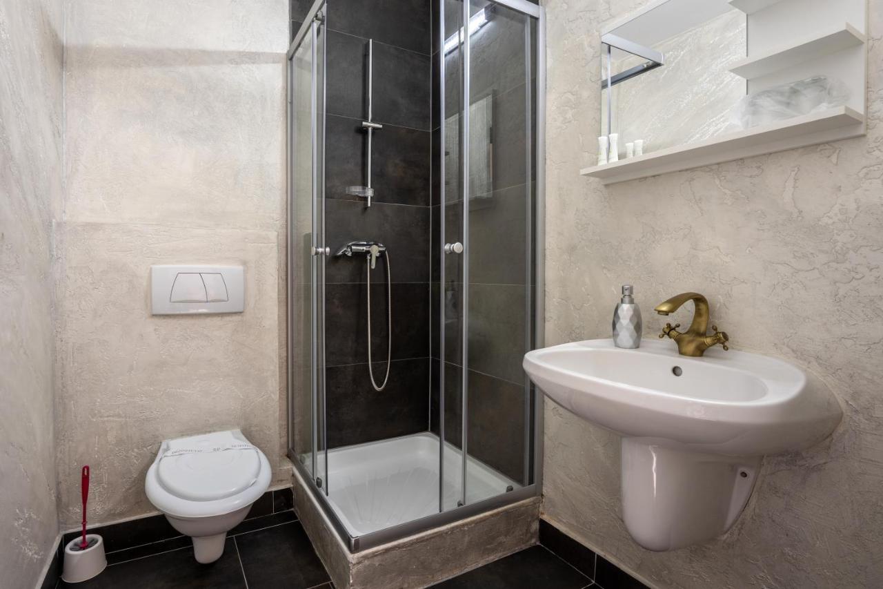 Dreibettzimmer mit eigenem Bad