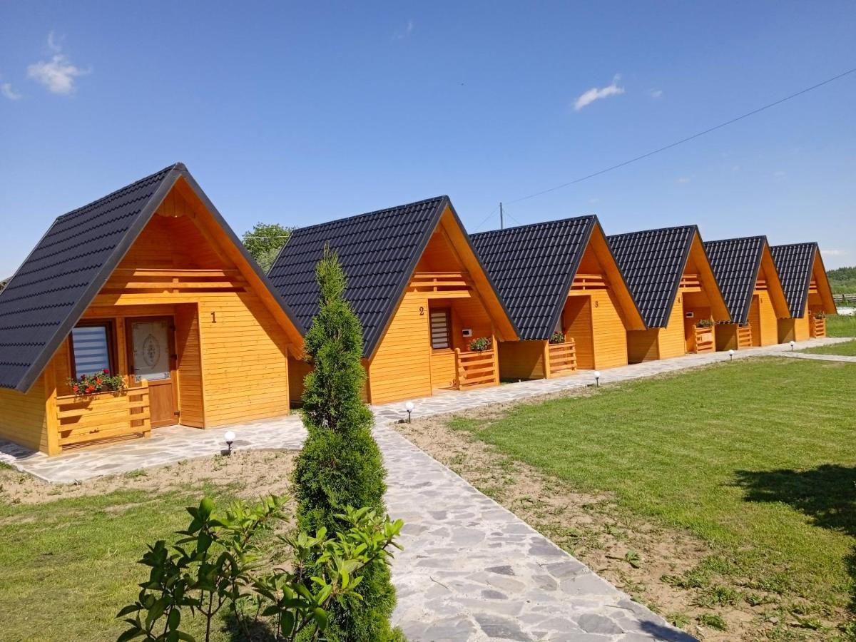 Căsuţă cu vedere spre grădină