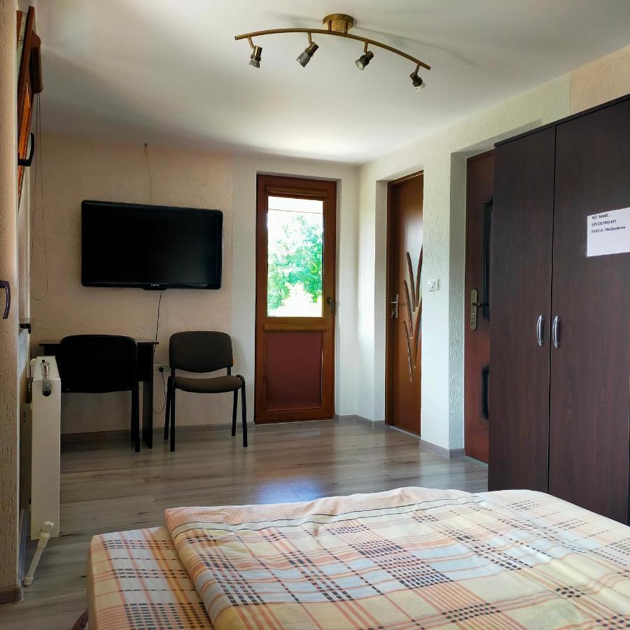 Cameră dublă cu baie privată