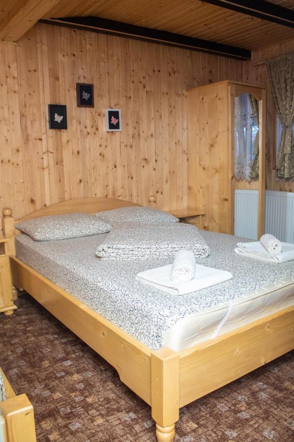 Cameră dublă cu baie privată