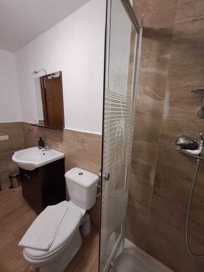 Cameră dublă cu baie privată