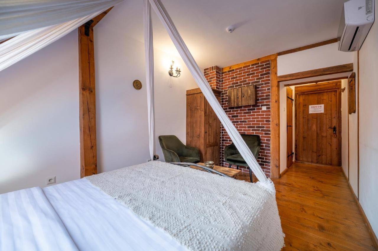 Standard Double Room with Canopy - Attic