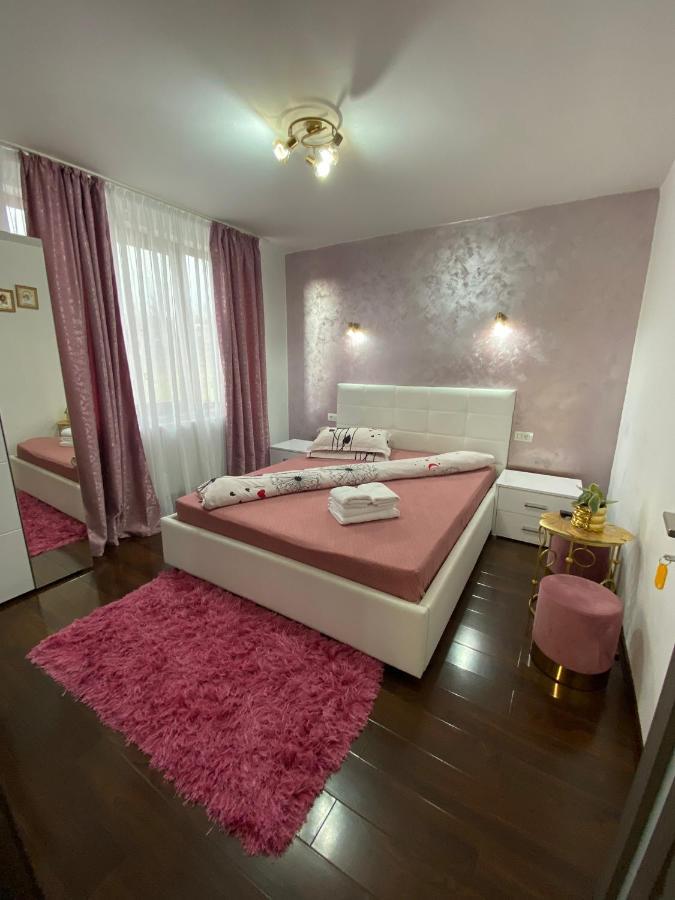 Cameră dublă cu baie privată