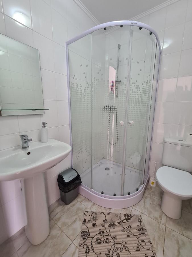 Cameră dublă cu baie privată