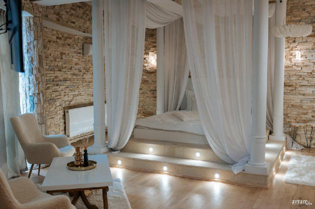 Cameră dublă Deluxe cu balcon