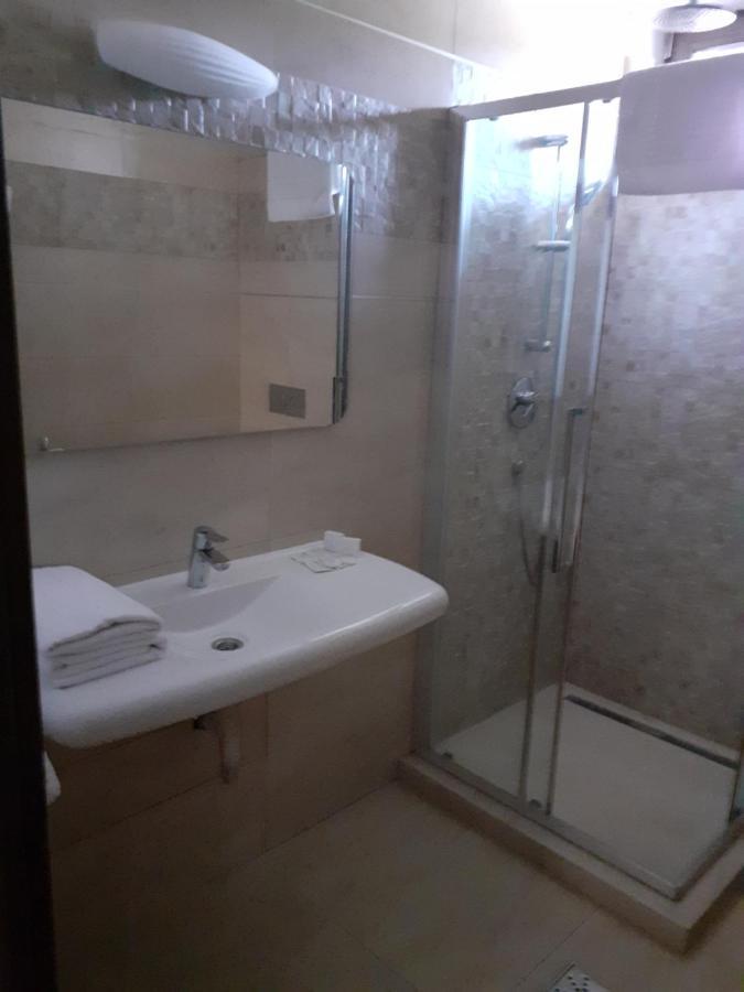 Cameră dublă Deluxe cu balcon