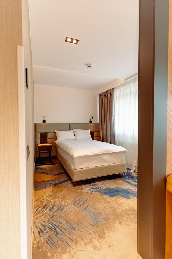 Junior Suite swimming pool access
