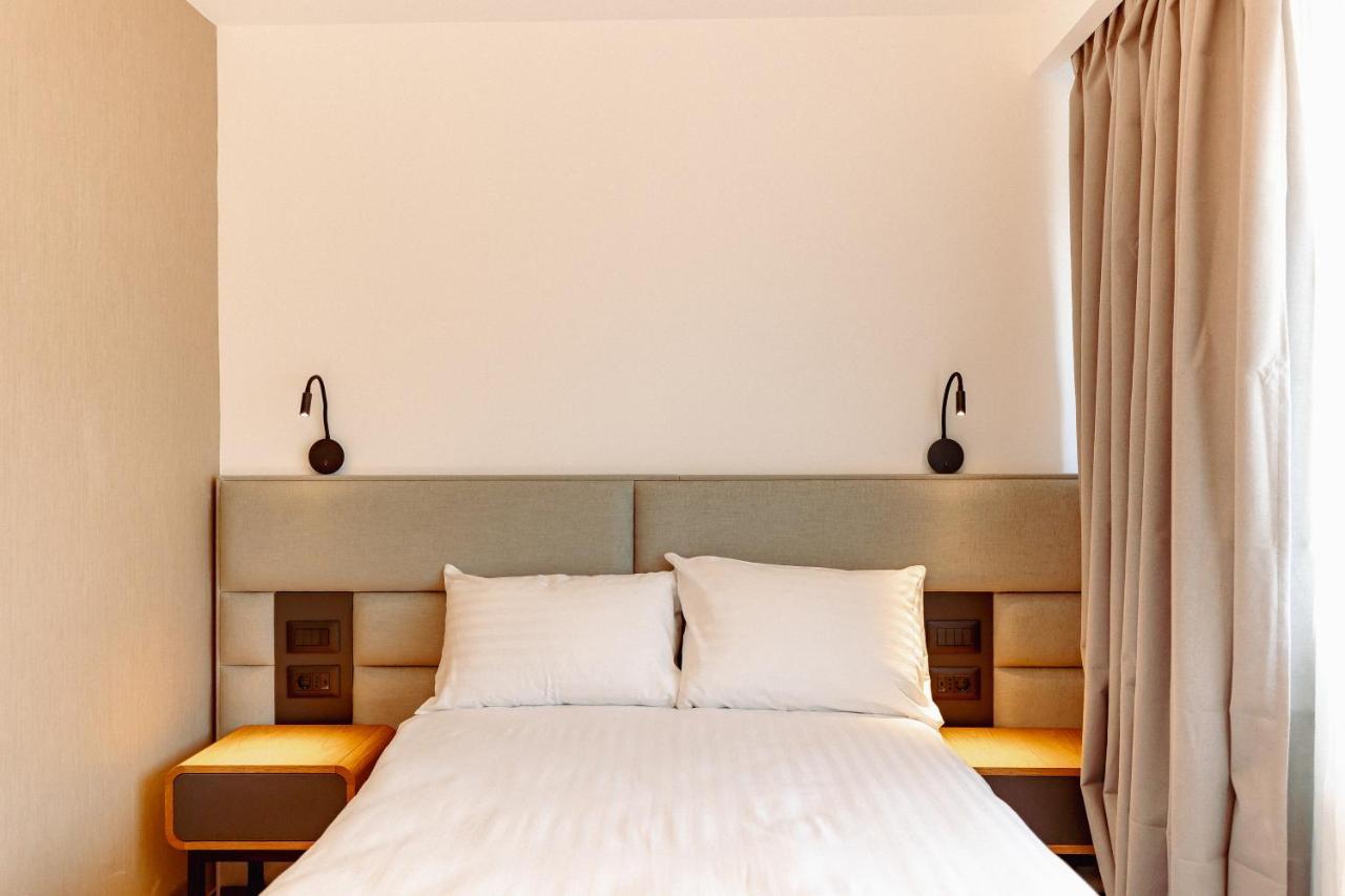 Junior Suite swimming pool access