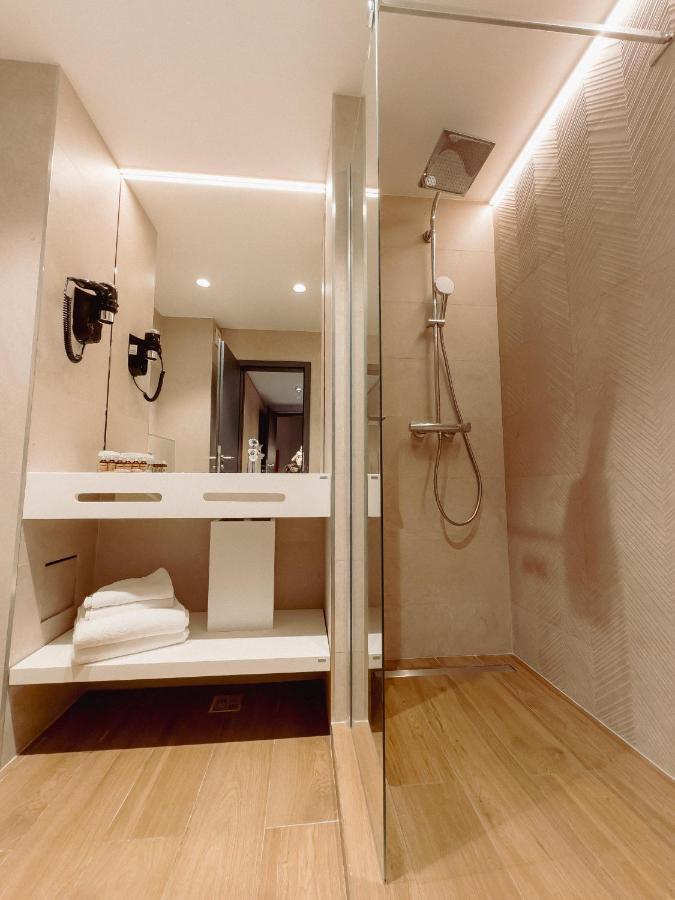 Executive Suite swimming pool access