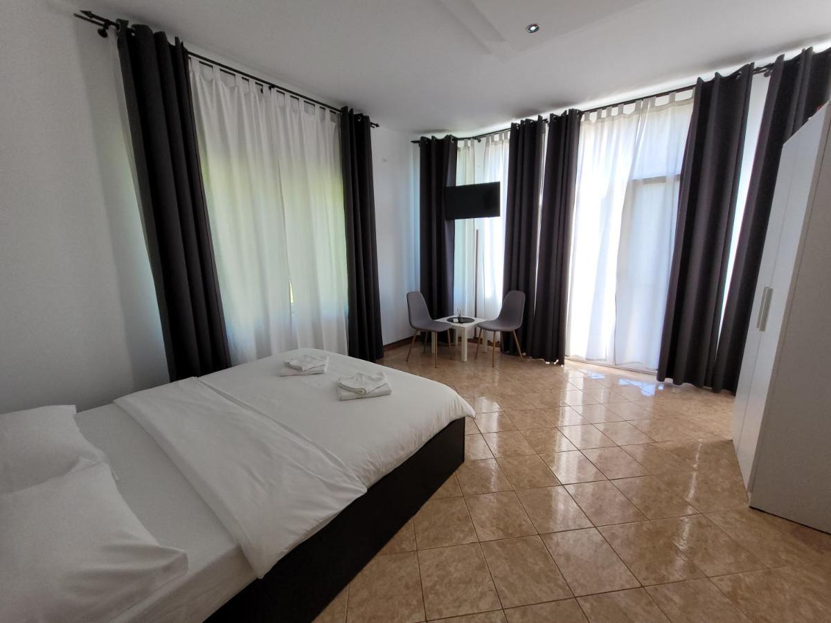 Cameră dublă cu baie privată