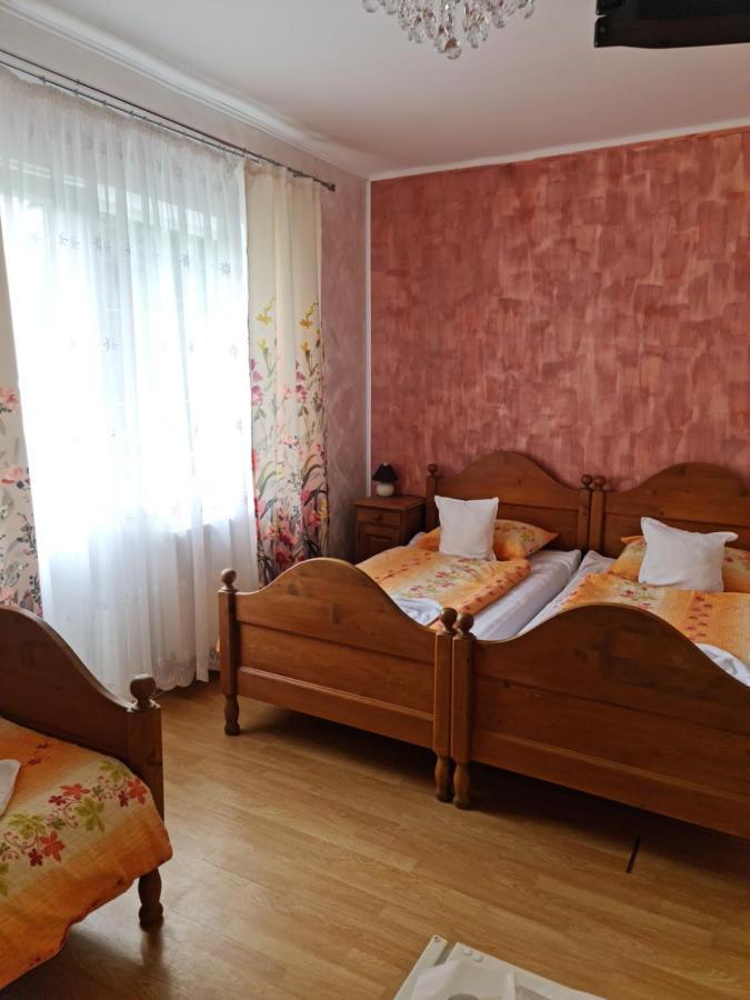 Cameră triplă