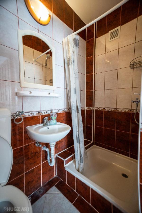 Cameră dublă sau twin Deluxe cu balcon.