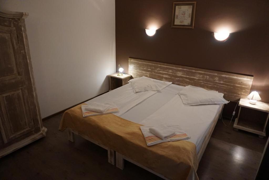 Cameră dublă Deluxe cu balcon