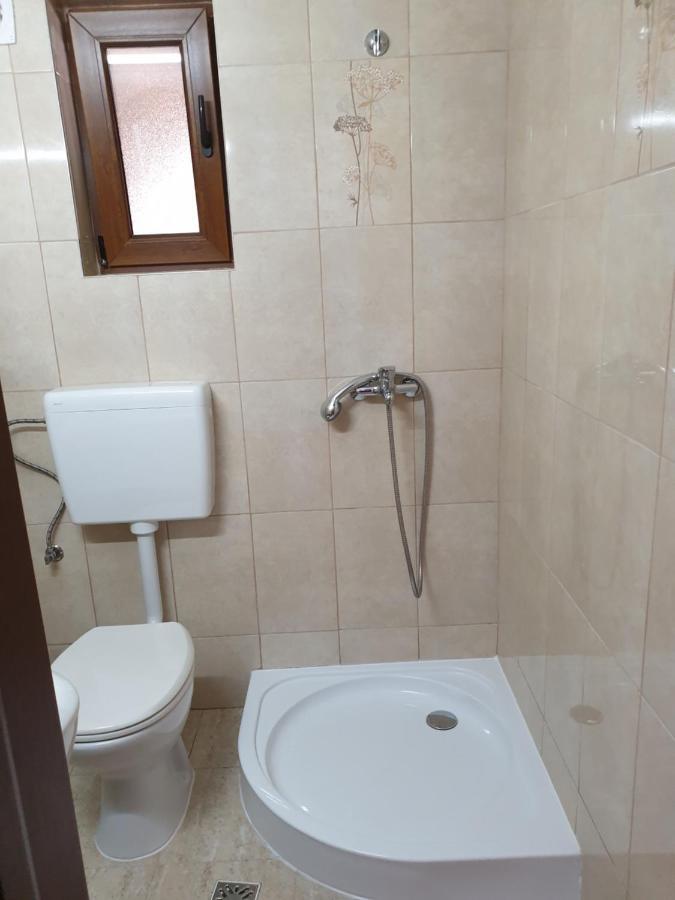 Cameră Deluxe (2 adulți + 1 copil)