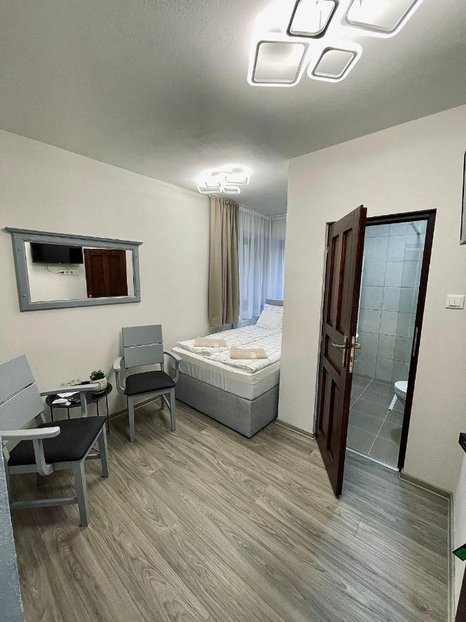 Cameră dublă cu baie privată