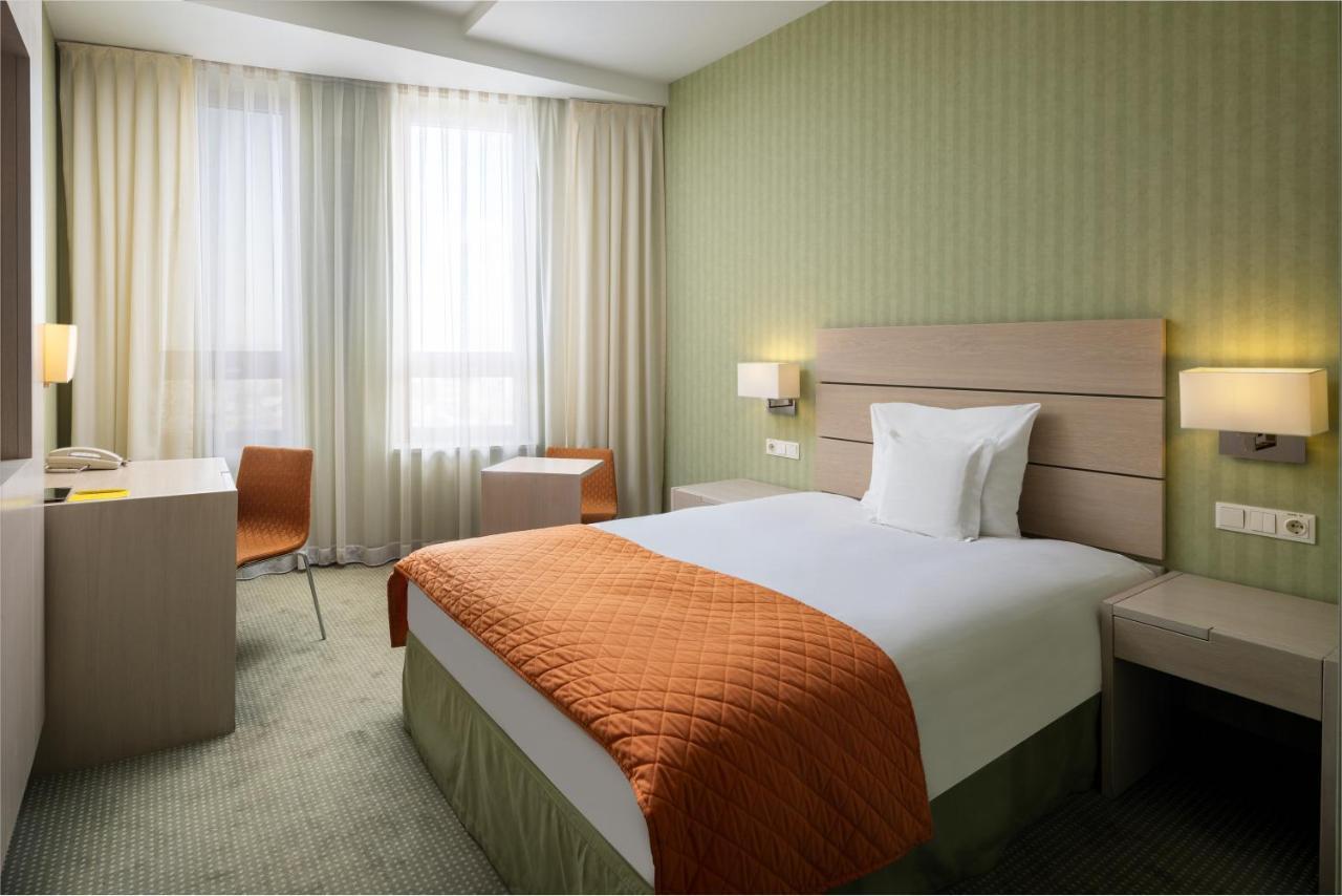 Standard Queen Room,1498833130:JPEG