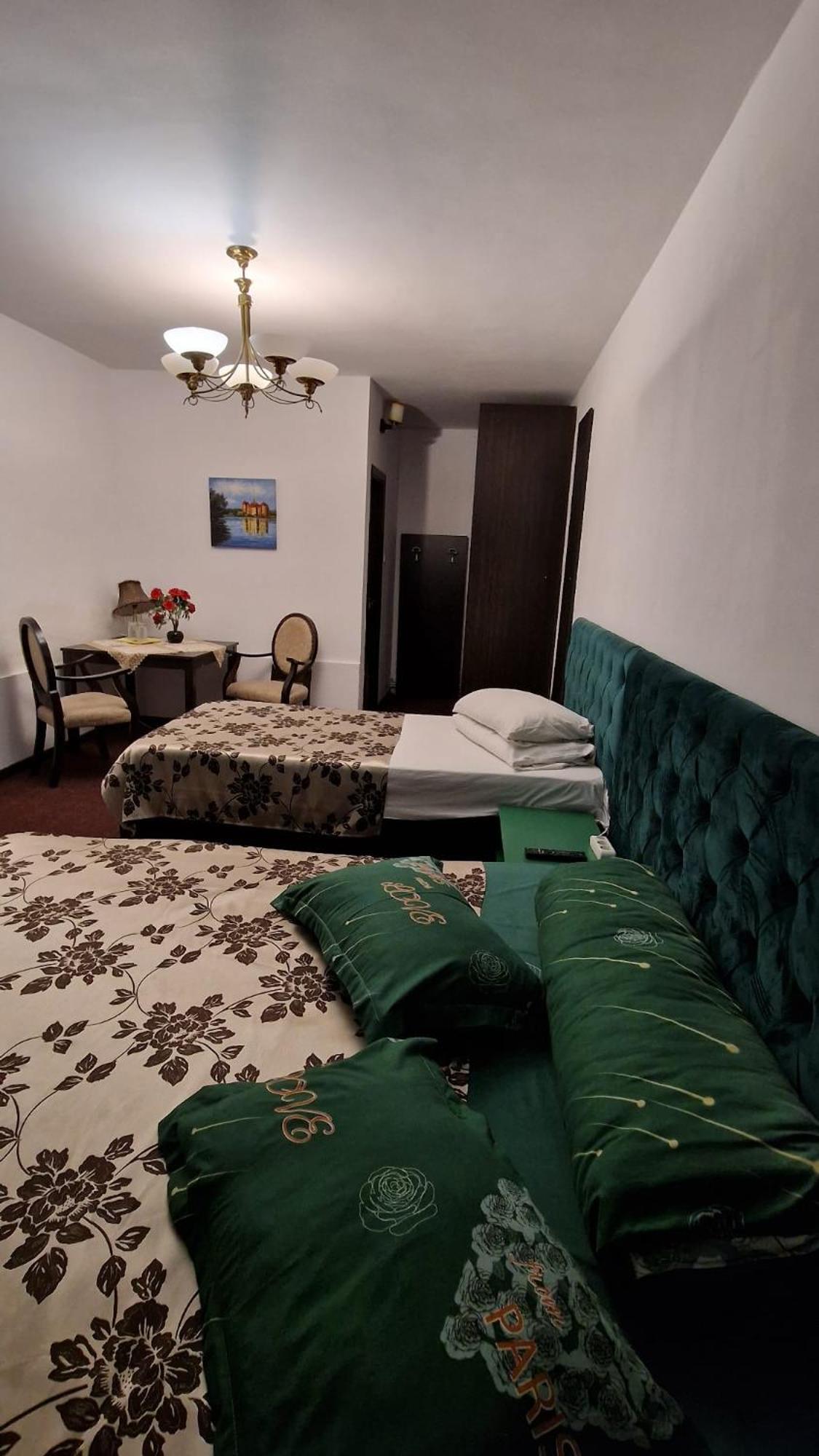 Cameră triplă