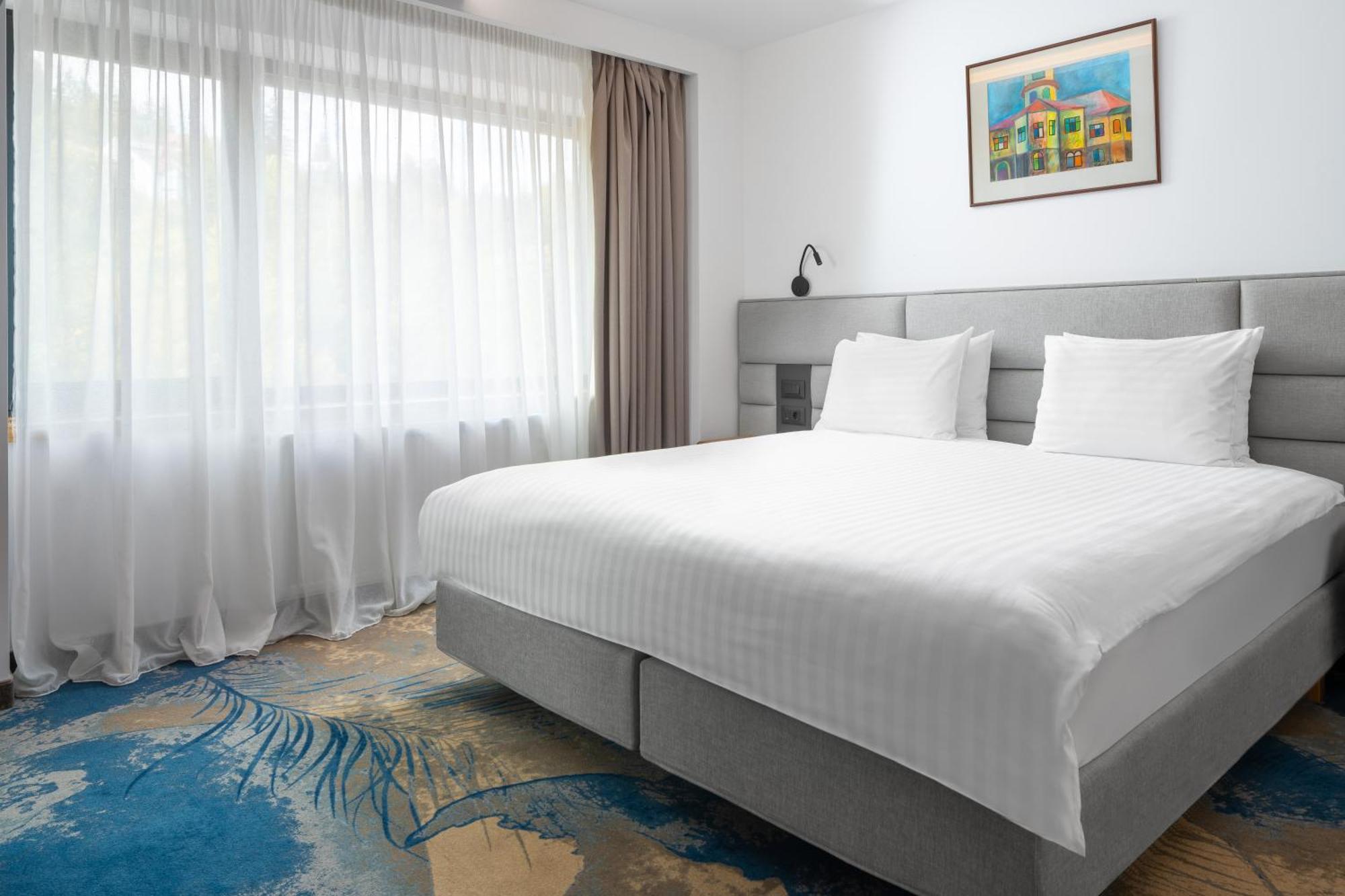 Executive Suite swimming pool access