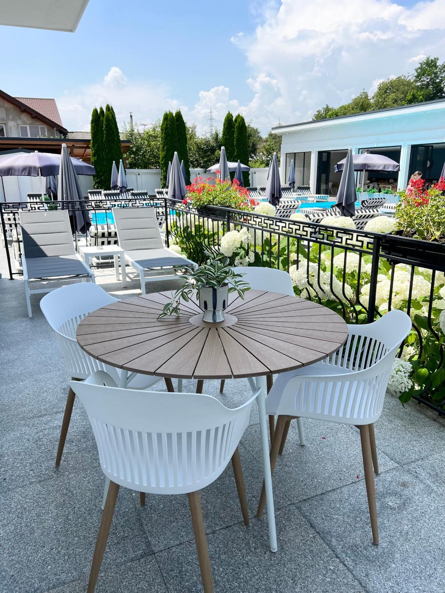 Apartament cu terasă