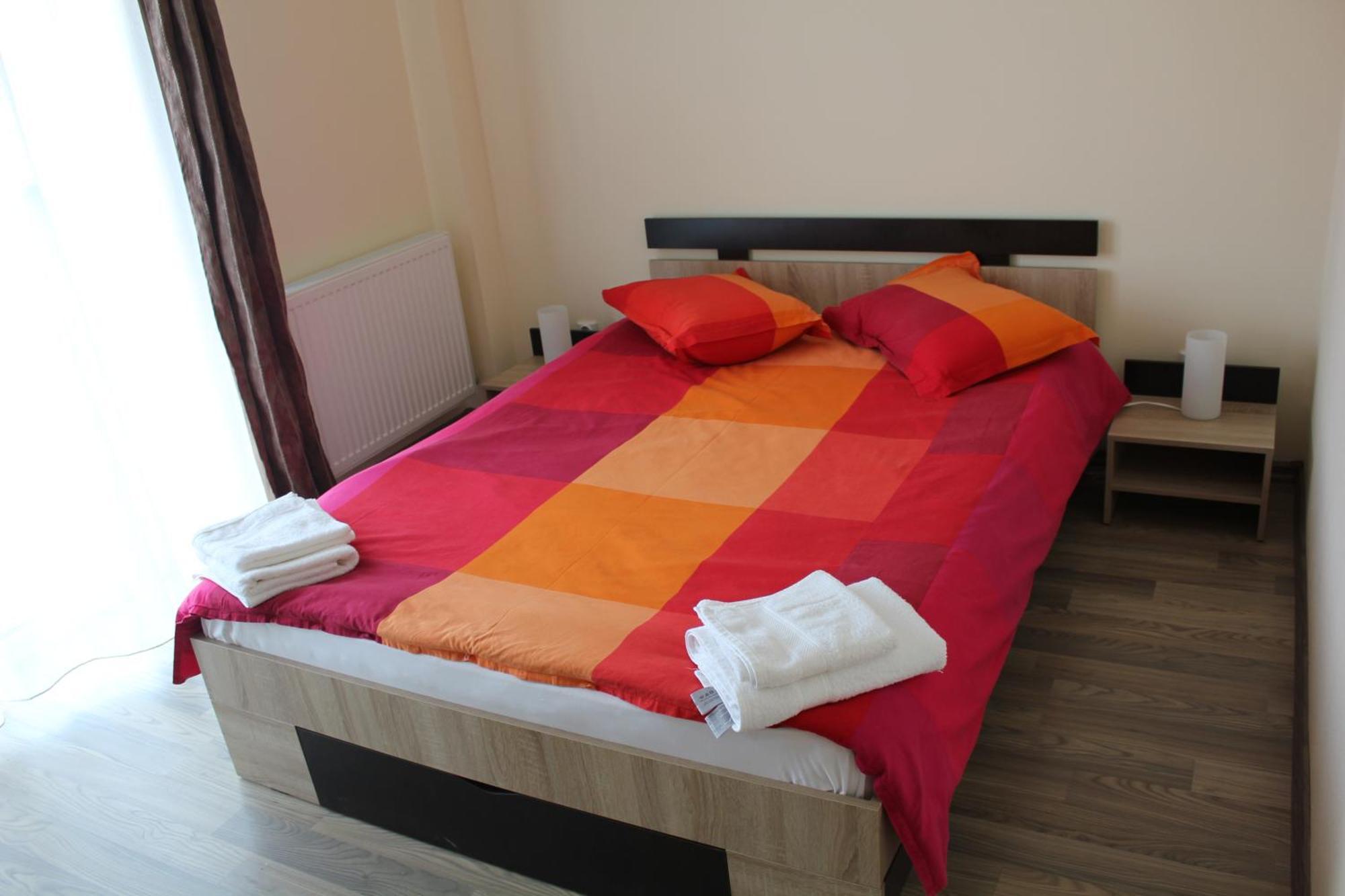 One-Bedroom Apartment 5