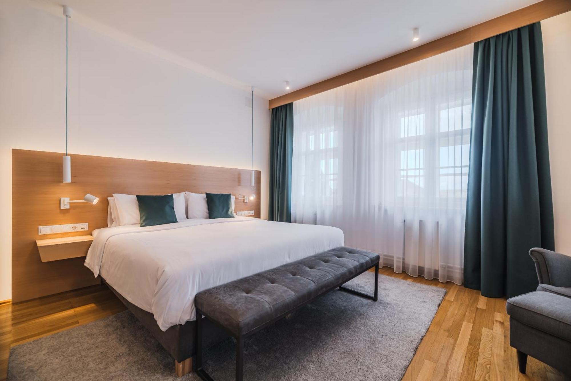 Large Twin Room