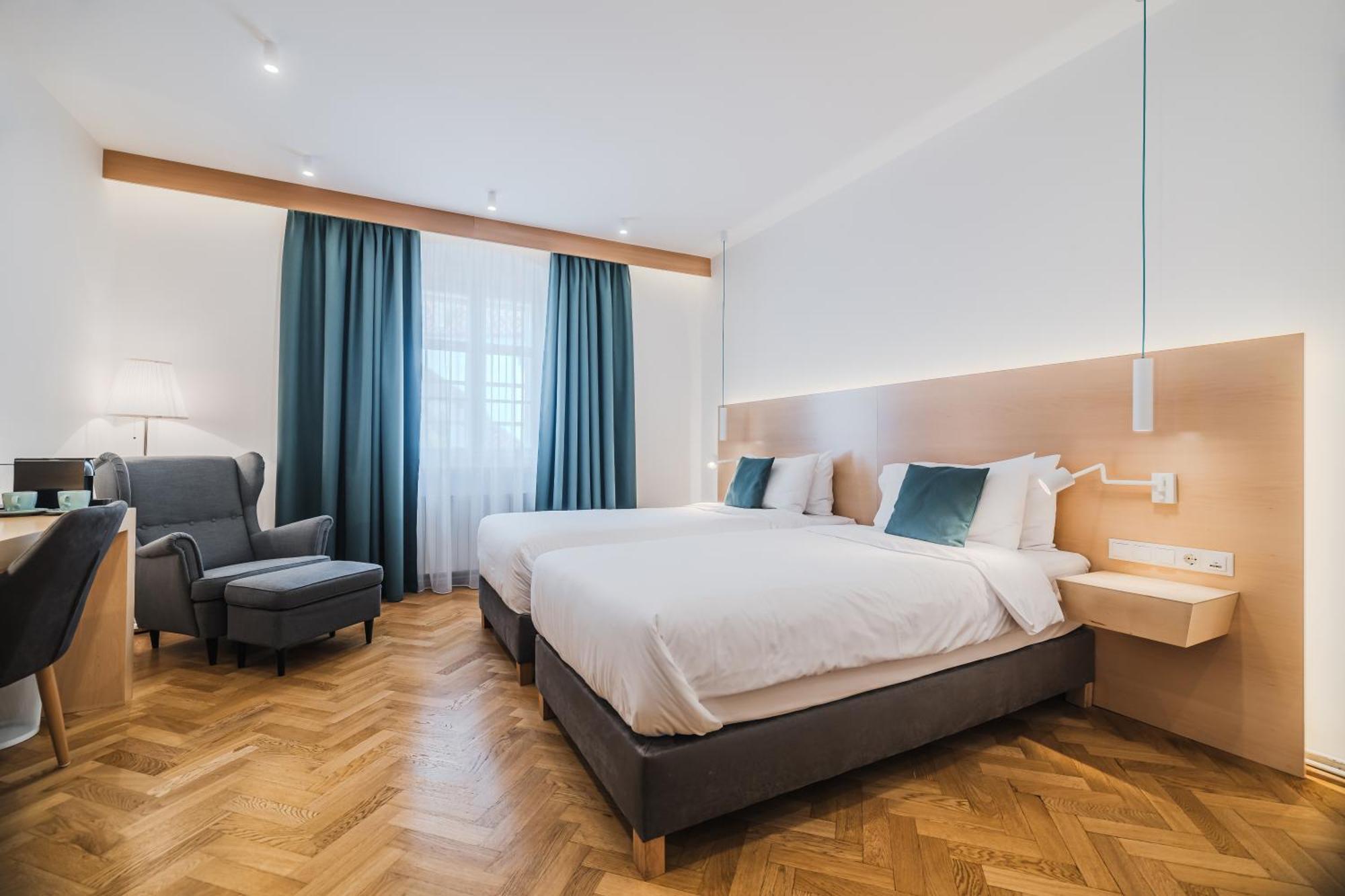 Large Twin Room