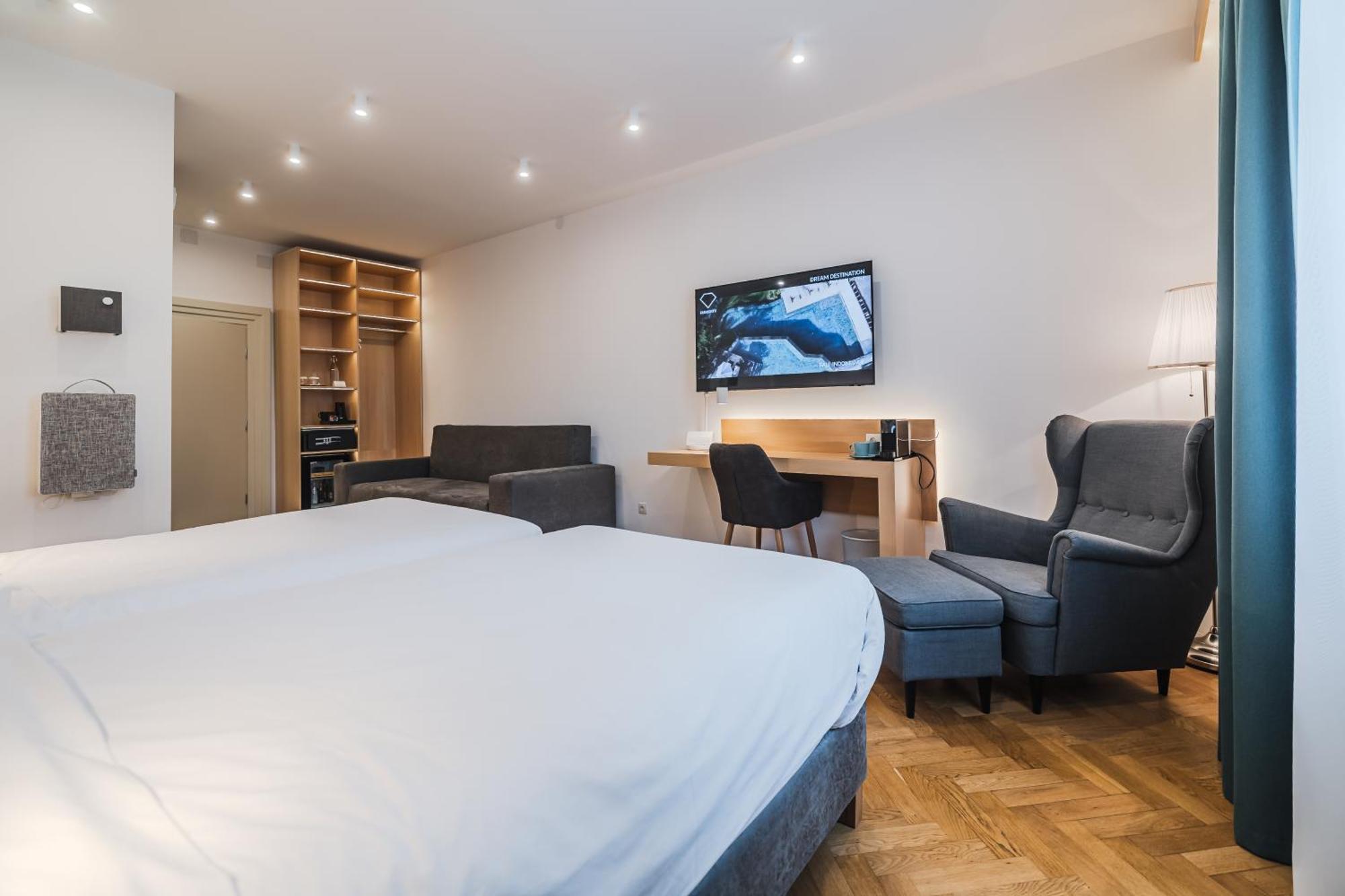 Large Twin Room