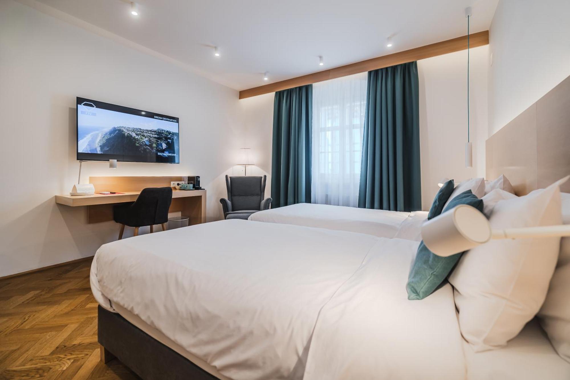 Large Twin Room