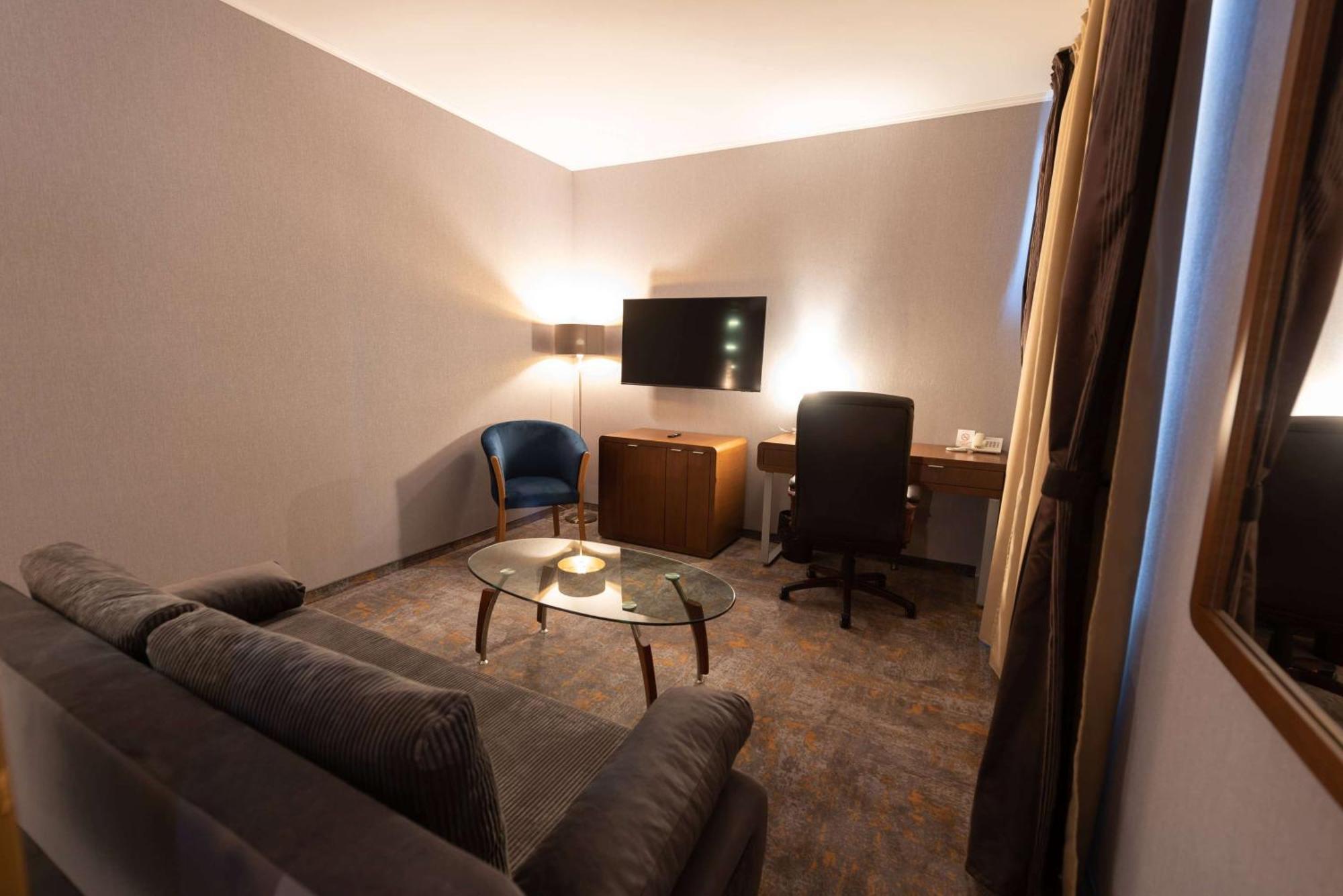 Deluxe Executive Suite,1609322312:JPEG
