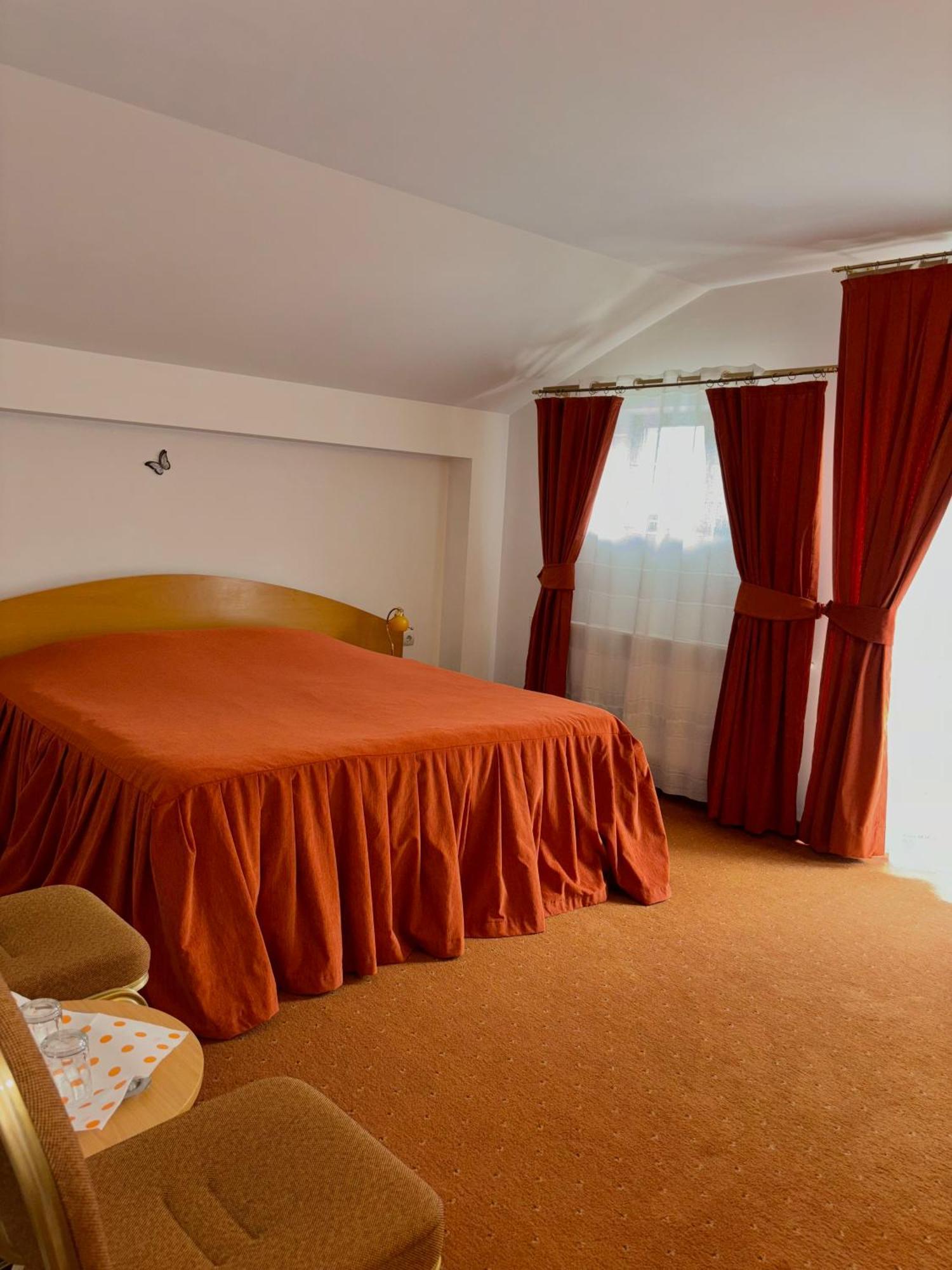 Cameră dublă standard cu balcon