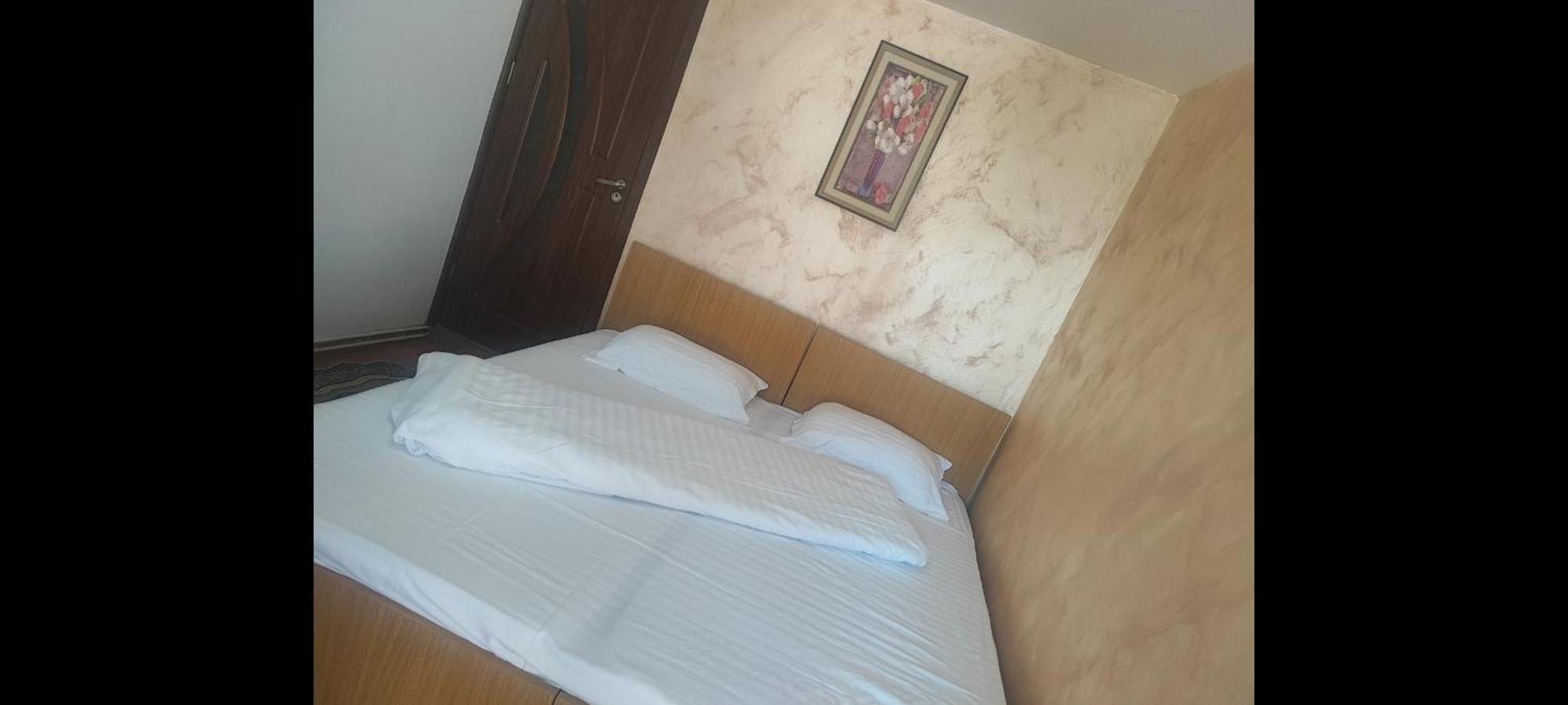 Cameră dublă cu baie privată