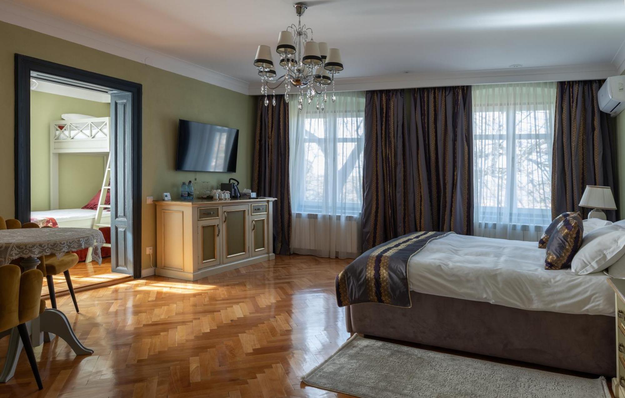 Two-Bedroom Deluxe Apartment